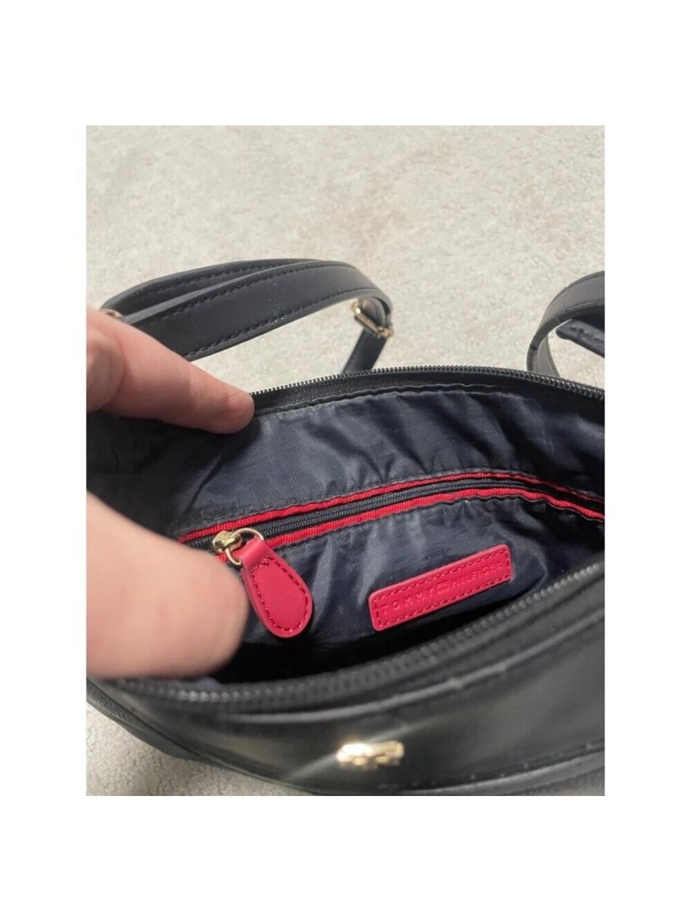 Tommy Hilfiger Black Crossbody Bag With Adjustable Strap gold logo - Picture 13 of 16